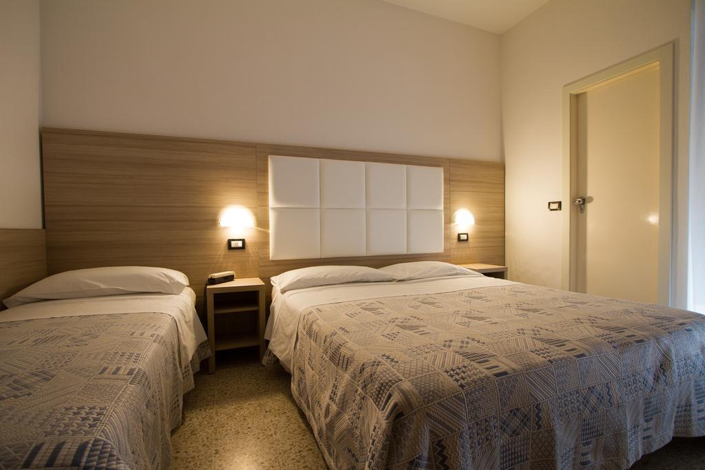 Hotel Onda Marina Misano Adriatico Exterior photo