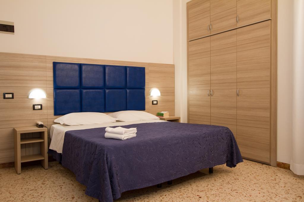 Hotel Onda Marina Misano Adriatico Exterior photo